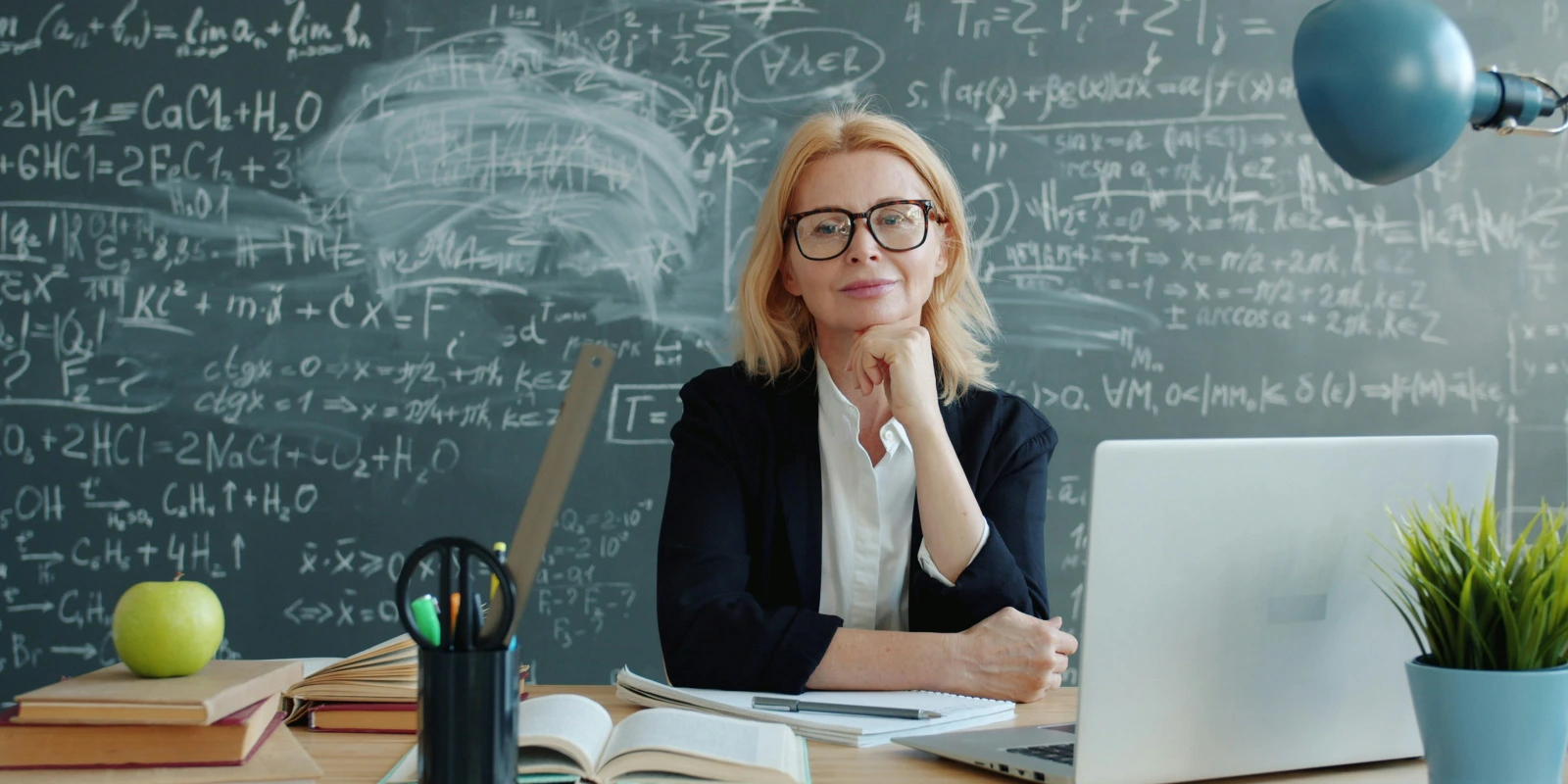 Études de Chimie à l'Étranger : Meilleurs Programmes et Universités